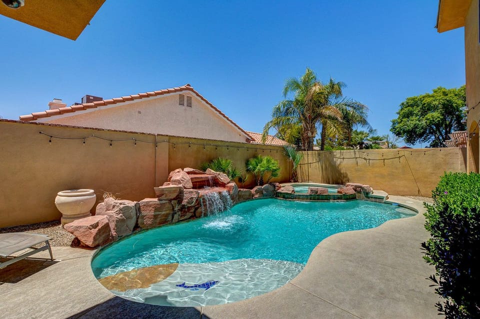 Swimming Pool and Hot Tub with Mini Waterfall!