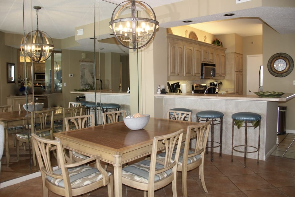 Dining/Kitchen