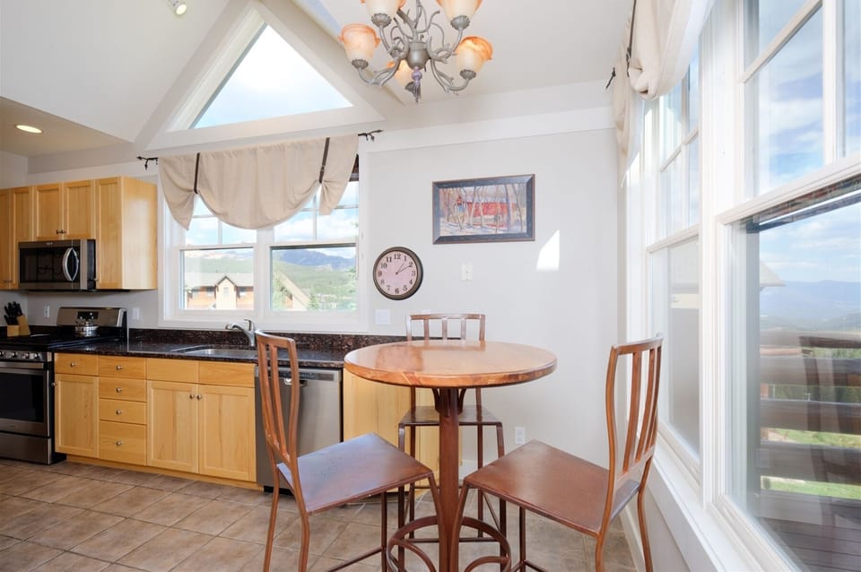 Kitchen with seating and views