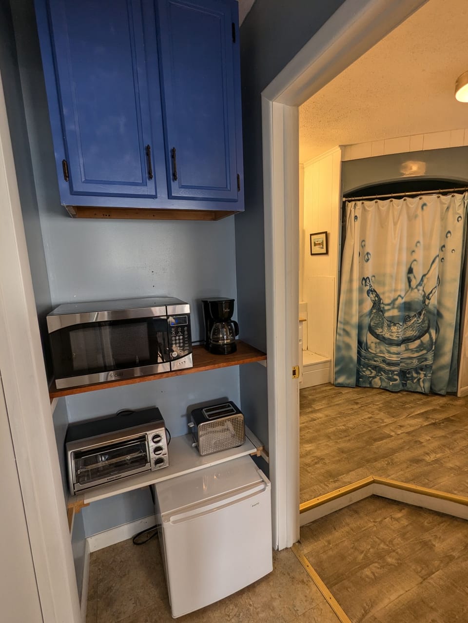 Kitchenette and bathroom in guest cottage
