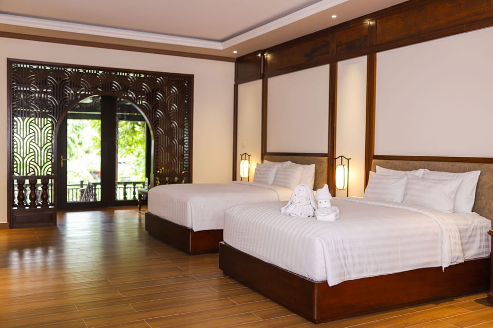 Family Suite | Minibar, in-room safe, individually decorated, individually furnished