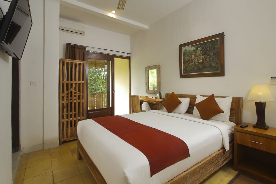 Deluxe Double or Twin Room, 1 Bedroom, Garden View | Desk, soundproofing, iron/ironing board, free WiFi