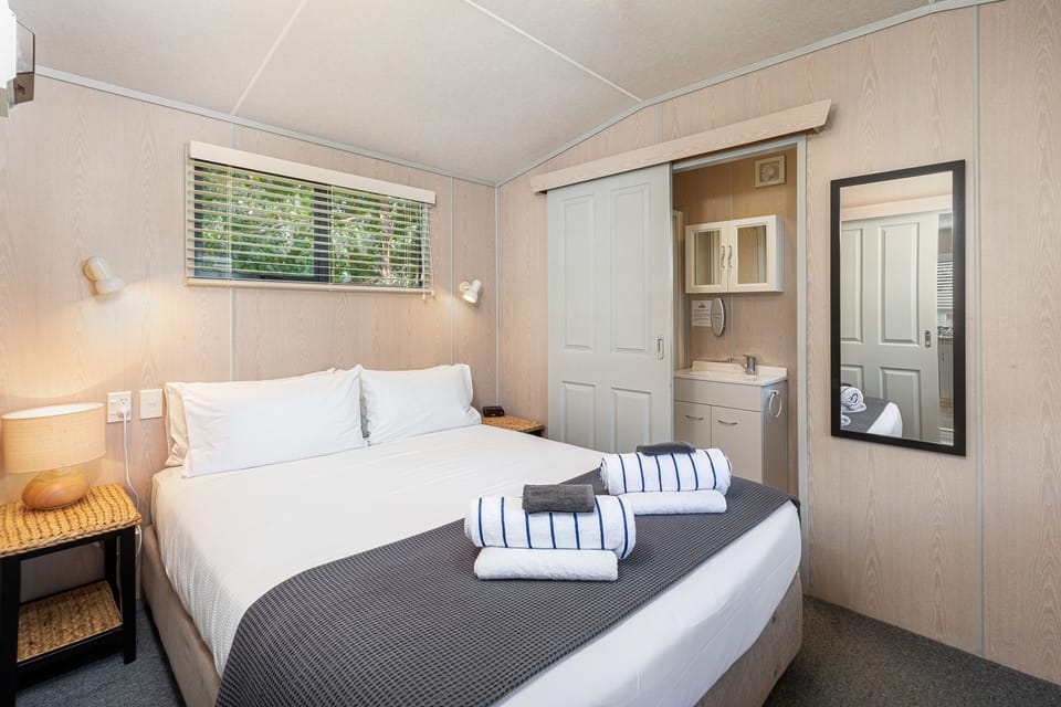 Studio | WiFi, bed sheets