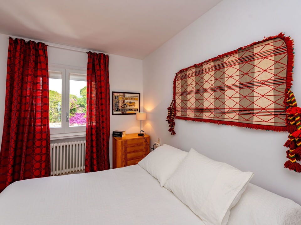 Bedroom, Room, Bed, Property, Furniture, Red, Interior Design, Bed Frame, Bed Sheet, Bedding