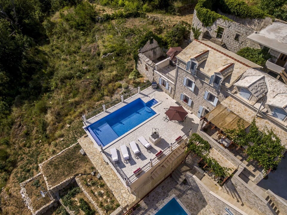 Aerial Photography, Property, House, Architecture, Real Estate, Estate, Bird'S-Eye View, Building, Photography, Mansion