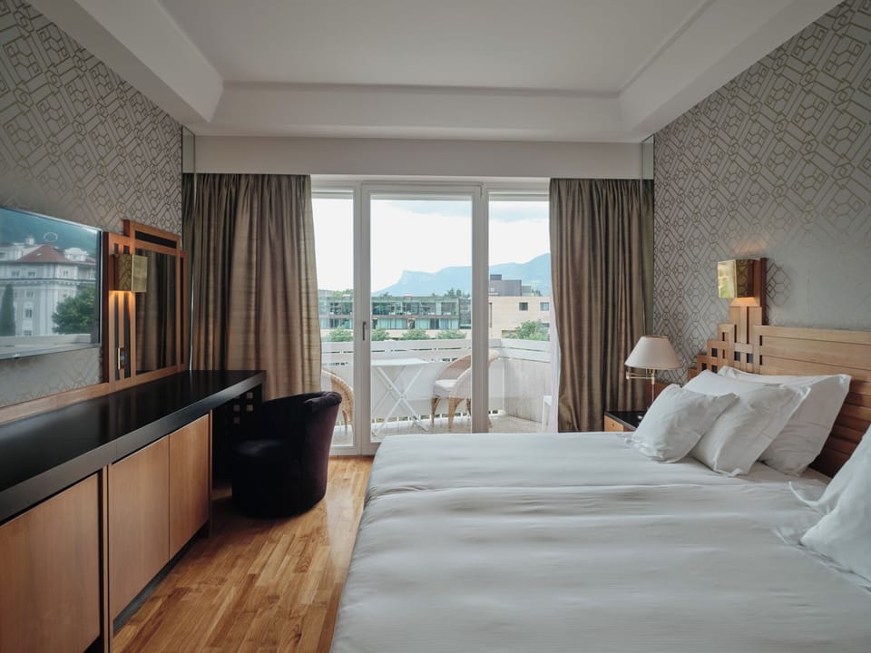 Classic Double Room, Balcony | Premium bedding, minibar, in-room safe, desk