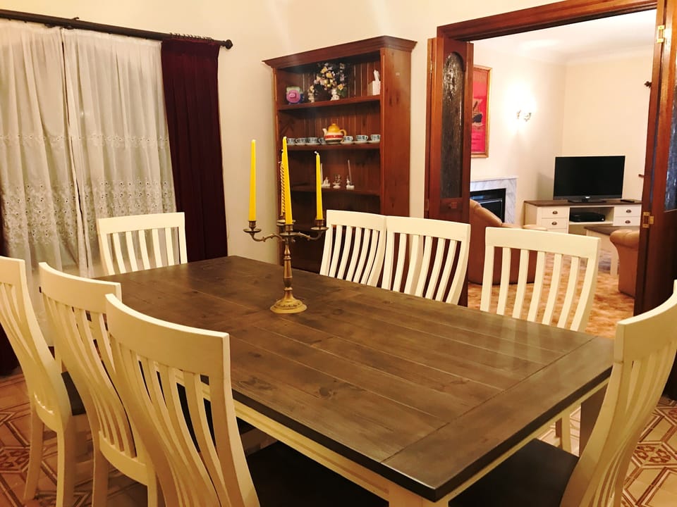 Family House, Multiple Beds, Non Smoking | In-room dining
