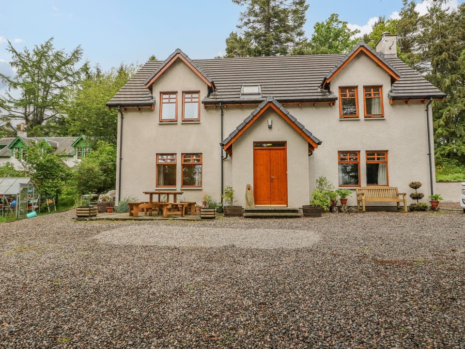 Cottage | Interior