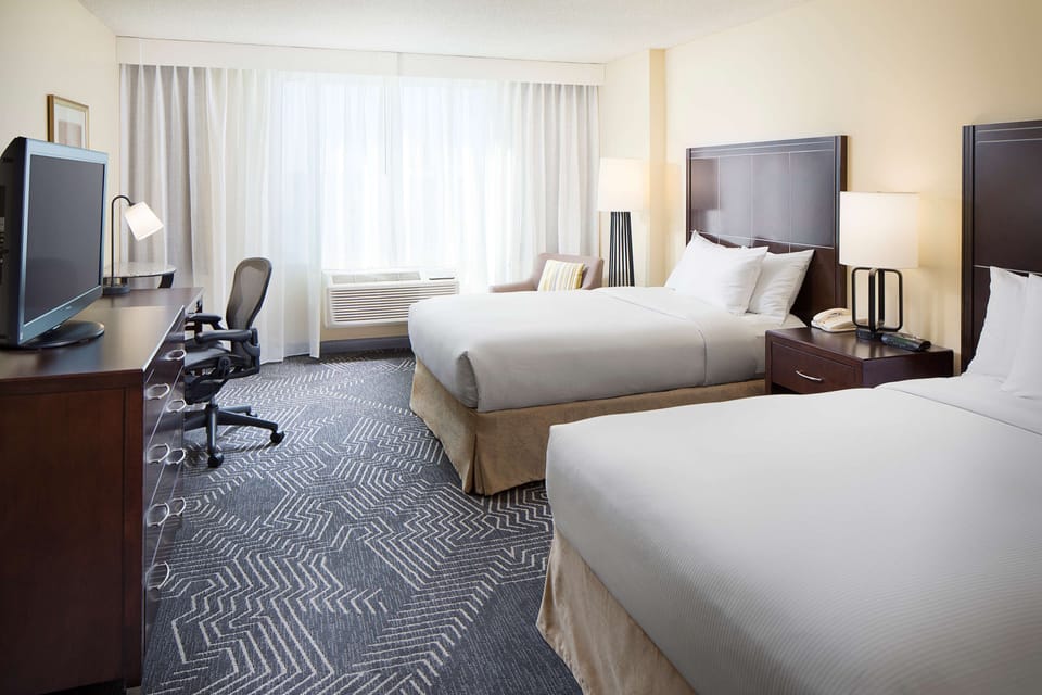 Premium bedding, in-room safe, desk, iron/ironing board