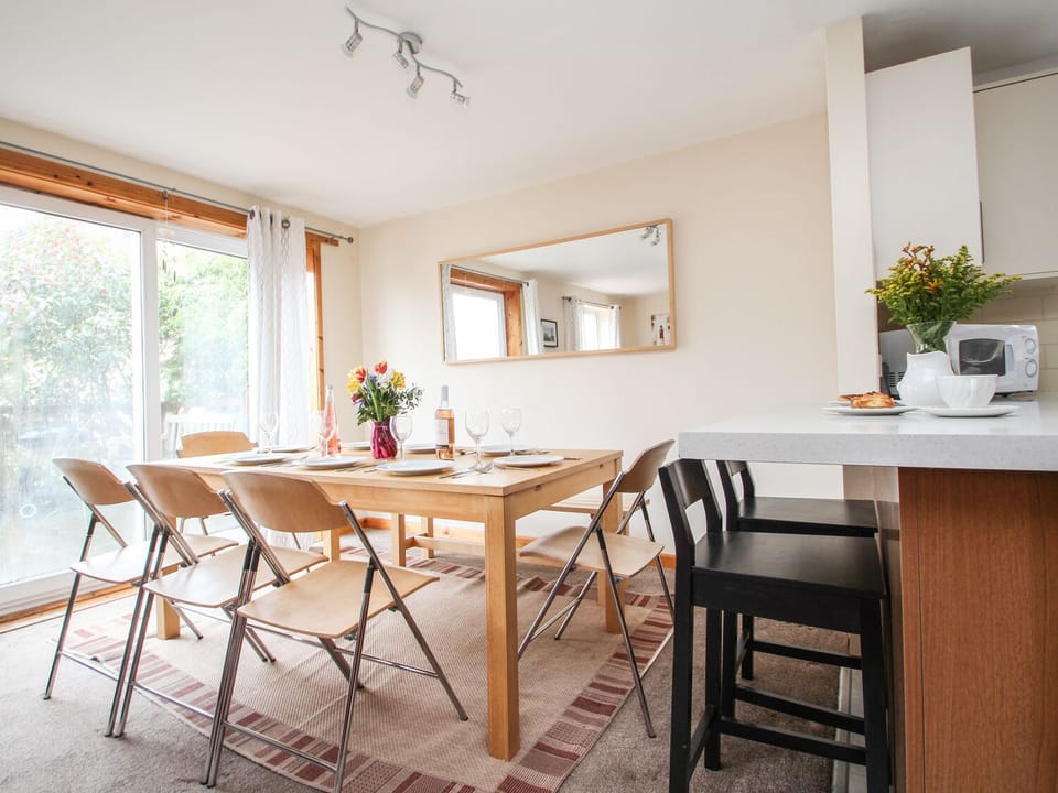 Cottage | Dining