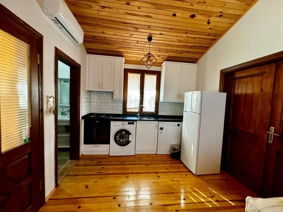 Family Apartment | Minibar, soundproofing, free WiFi, bed sheets