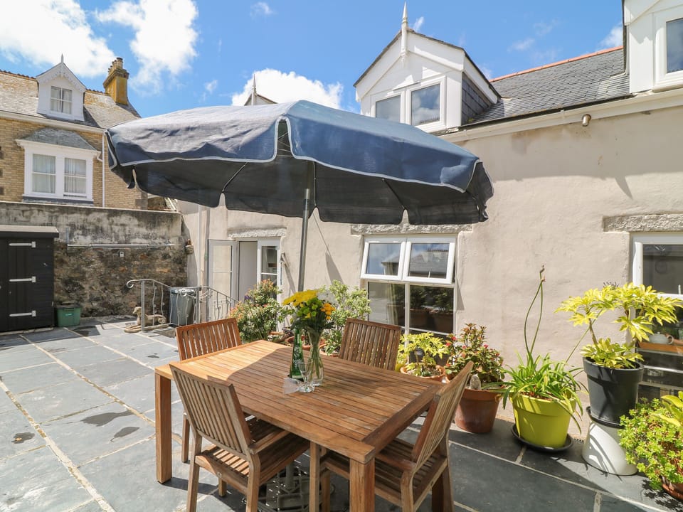 Cottage | Balcony