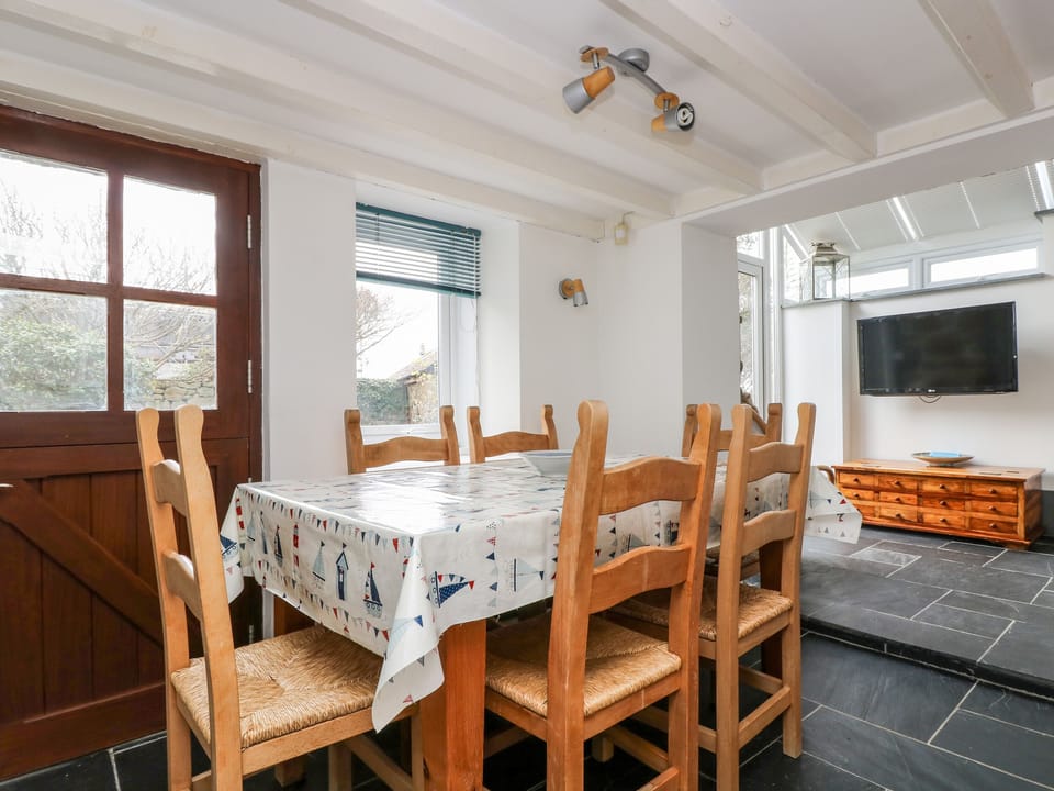 Cottage | Interior