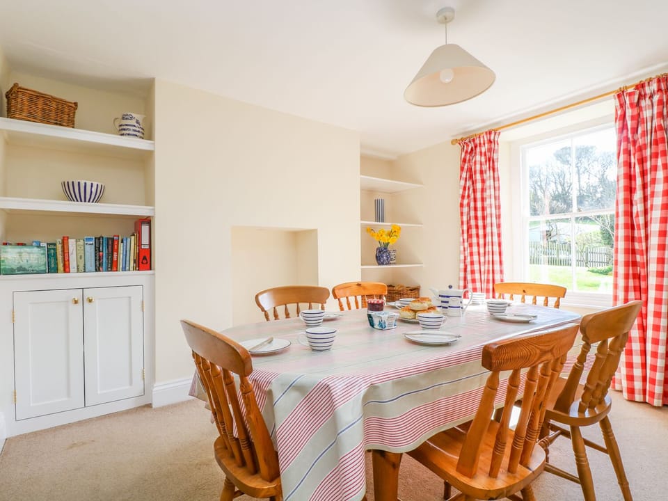 Cottage | Private kitchen | Fridge, microwave, stovetop, dishwasher