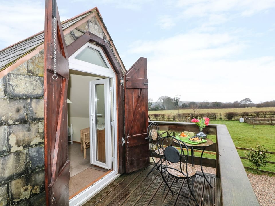 Cottage | Interior