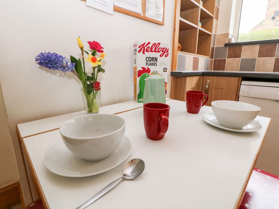 Cottage | Dining