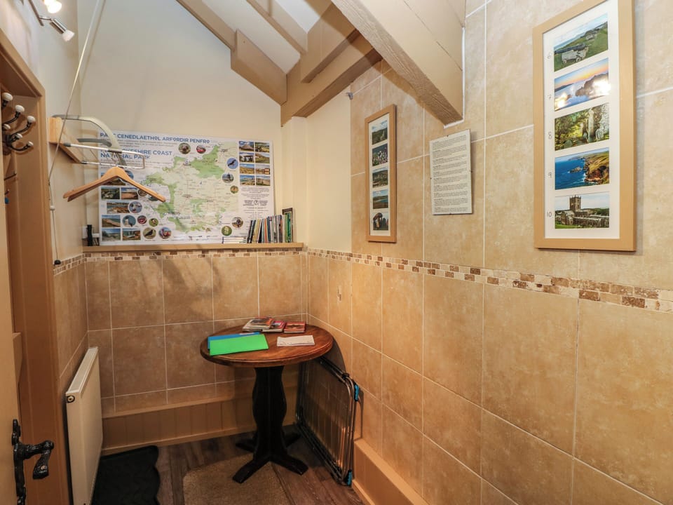 Cottage | Interior