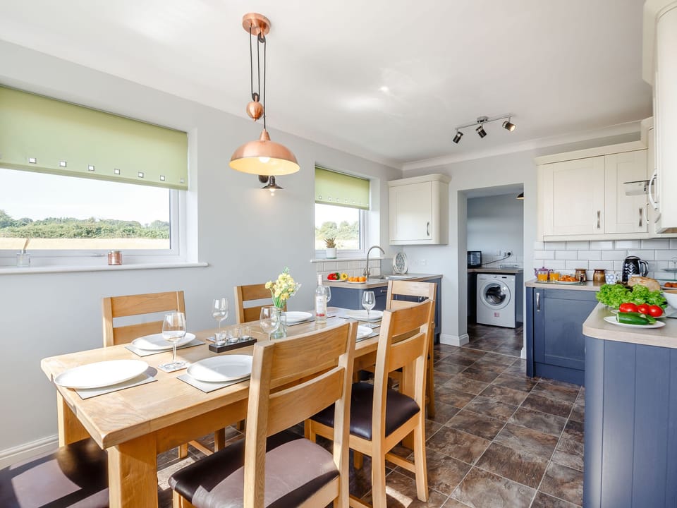 Cottage | Private kitchen | Fridge, microwave, stovetop, dishwasher
