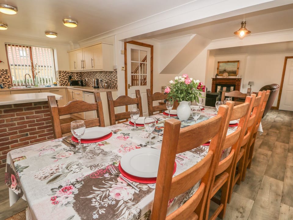 Cottage | Interior