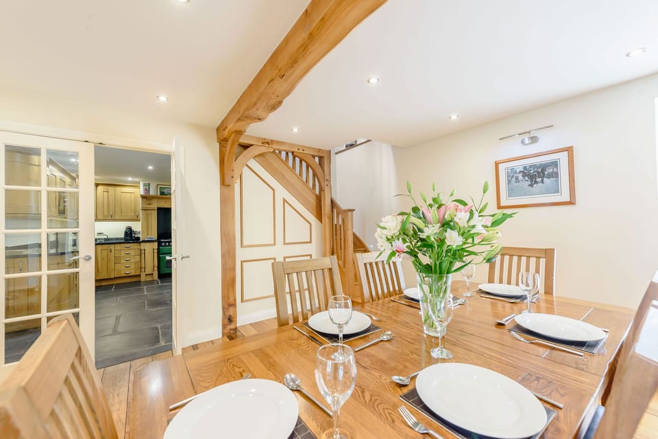 Cottage | Private kitchen | Stovetop, dishwasher, highchair, cookware/dishes/utensils
