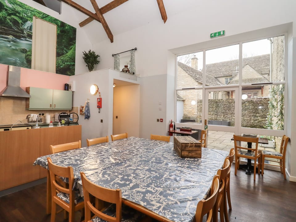 Cottage | Private kitchen | Stovetop, dishwasher, highchair, cookware/dishes/utensils