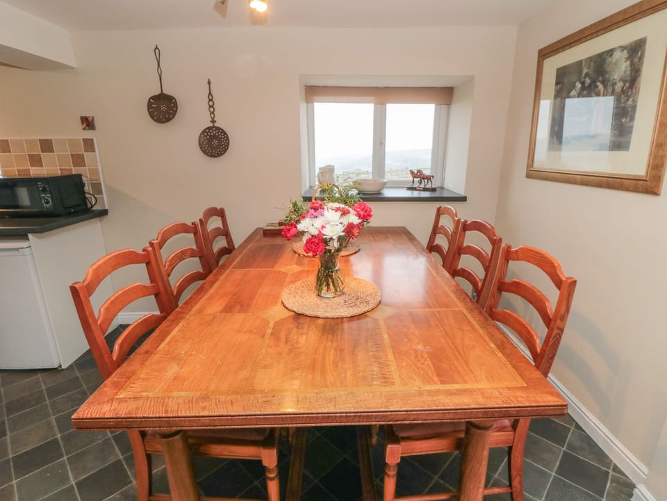 Cottage | Dining
