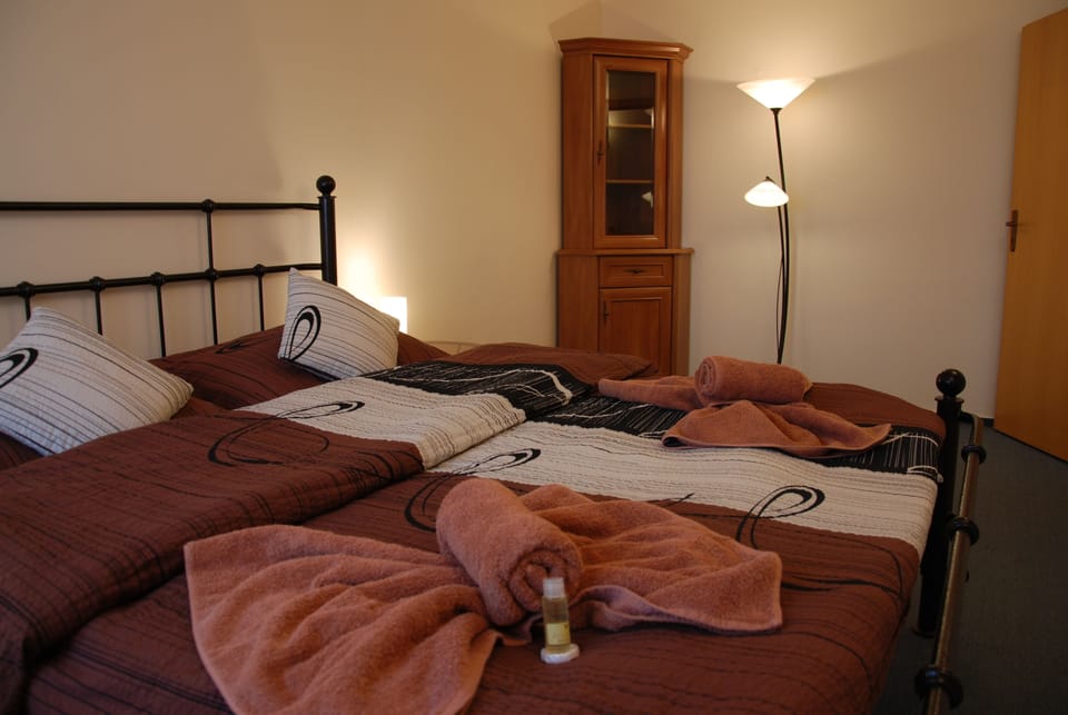 Comfort Suite | In-room safe, desk, blackout drapes, cribs (surcharge)