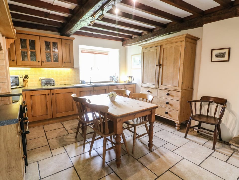 Cottage | Interior
