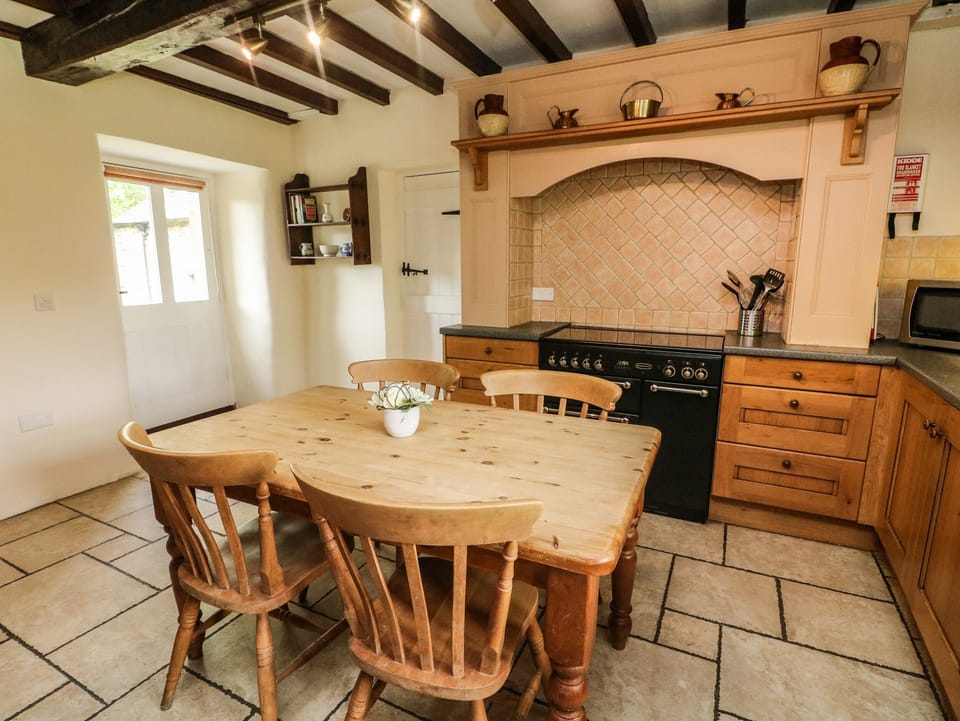 Cottage | Interior