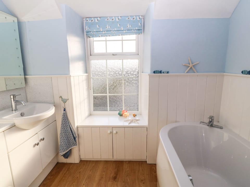 Ty'r Ysgol Cottage in Wales