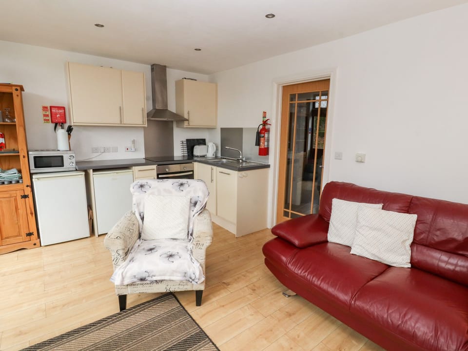 Cottage | Living area | TV