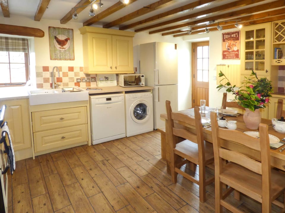 Cottage | Interior