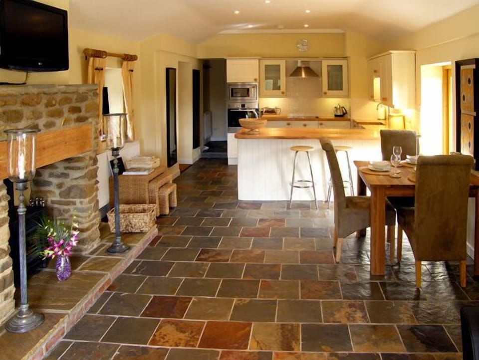 Cottage | Interior