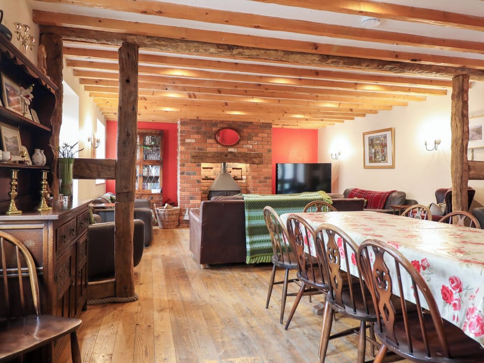 Cottage | Interior