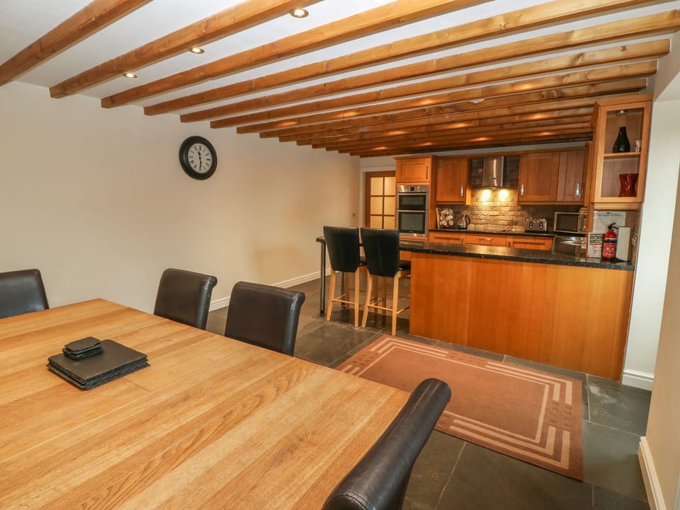 Cottage | Interior