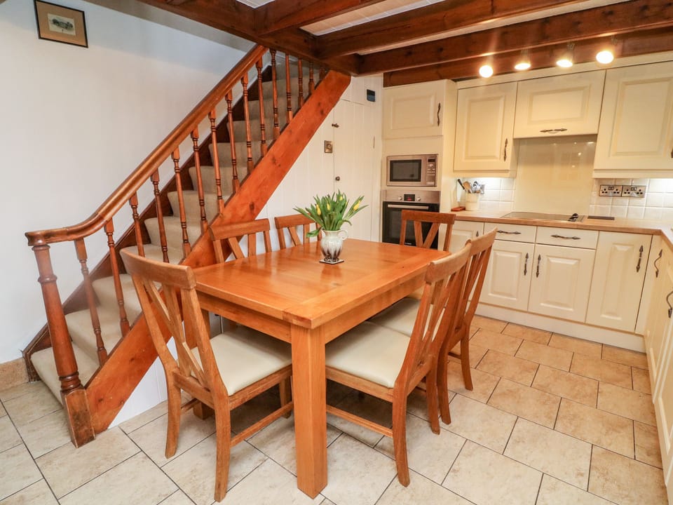 Cottage | Interior
