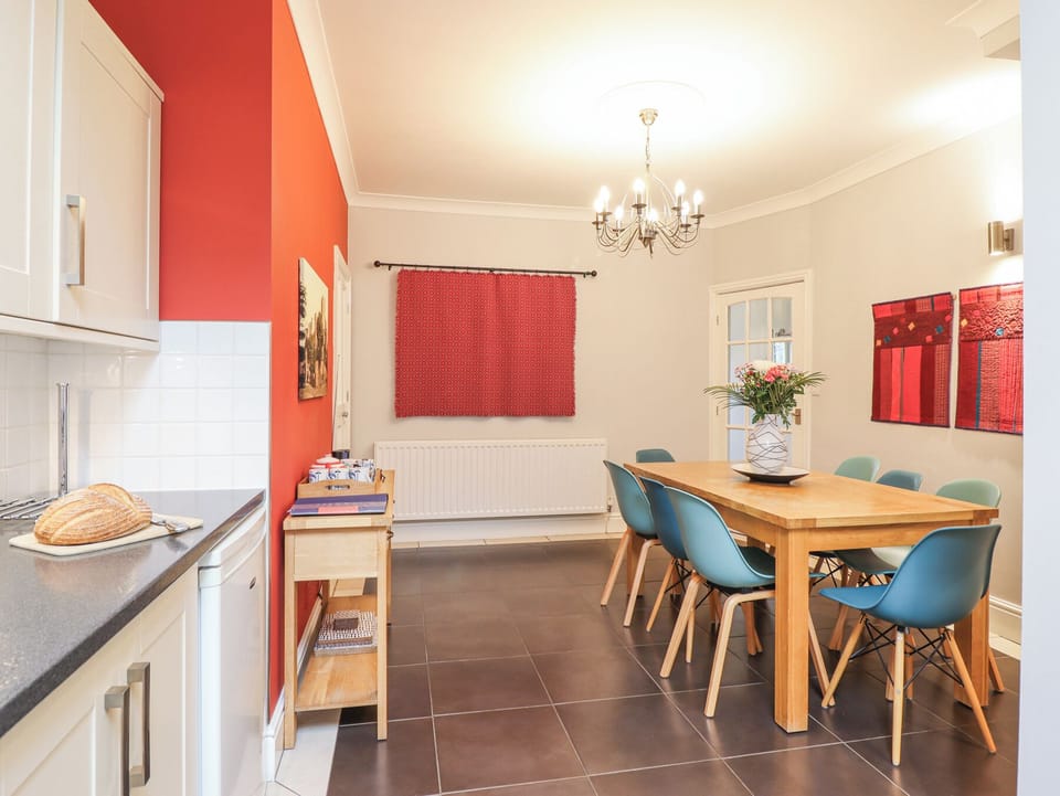 Cottage | Interior