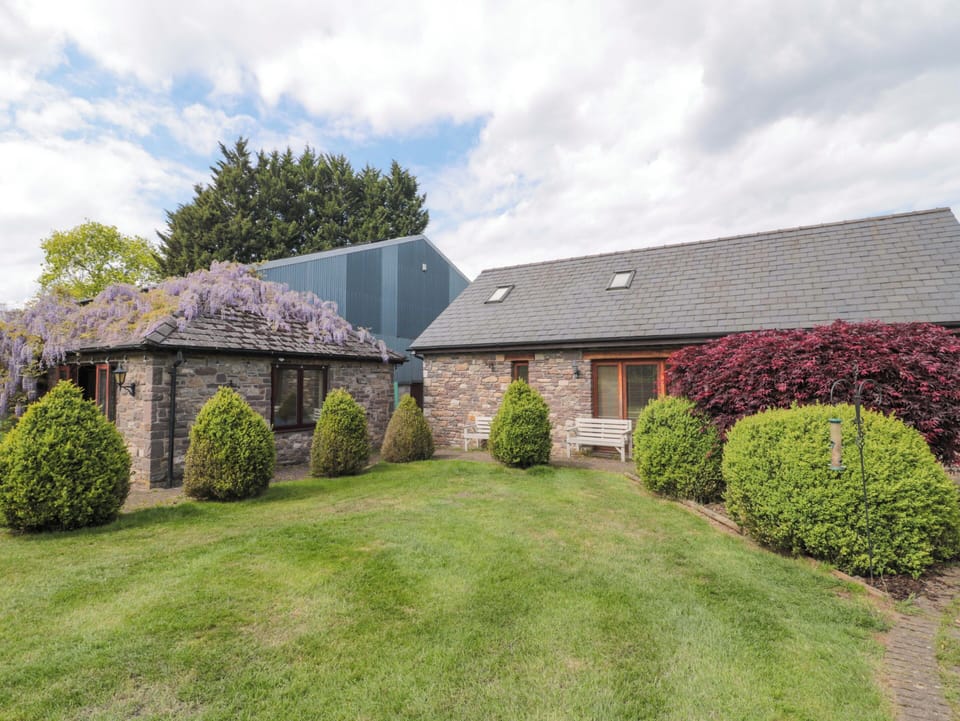 Cottage | Exterior