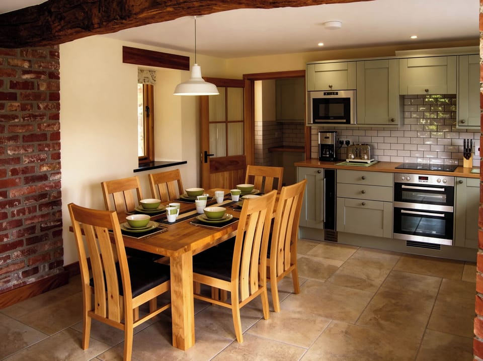 Cottage | Interior