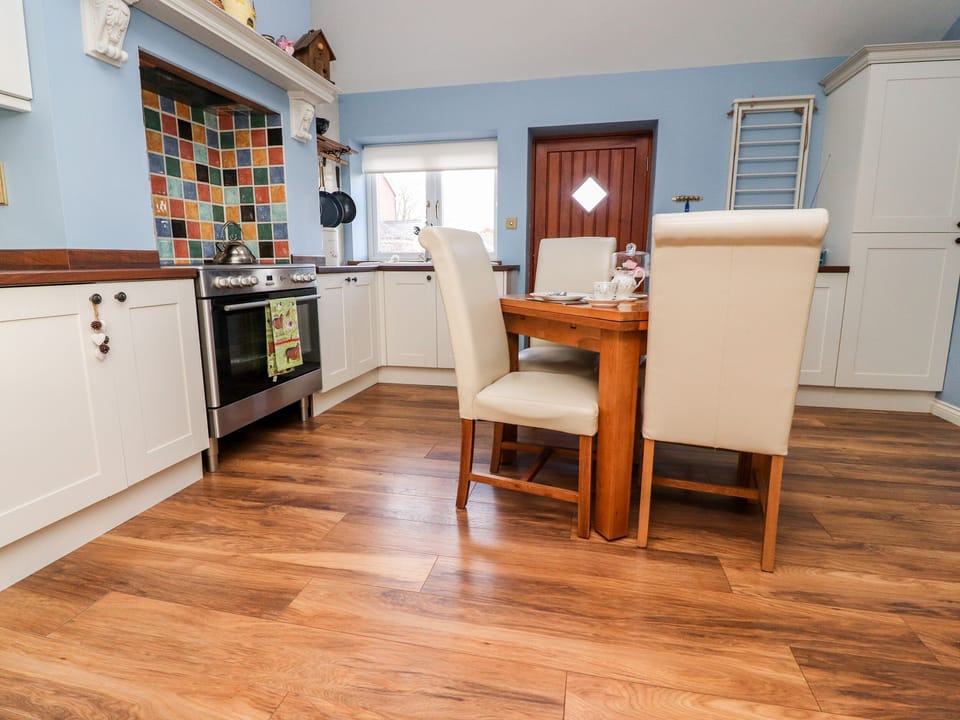 Cottage | Interior