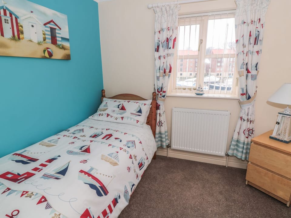 Cottage | 4 bedrooms, individually decorated, individually furnished, free WiFi