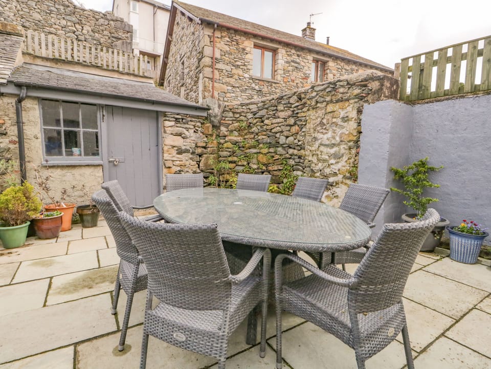 Cottage | Balcony