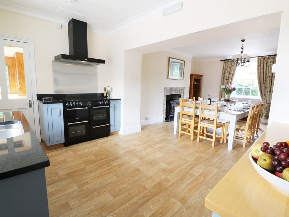 Cottage | Interior