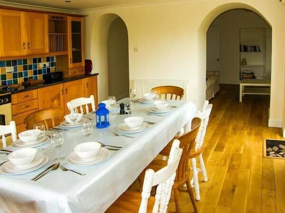 Cottage | Interior