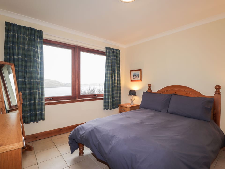 Mackenzies Peak Cottage in Scotland