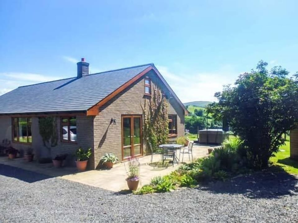 Cottage | Interior