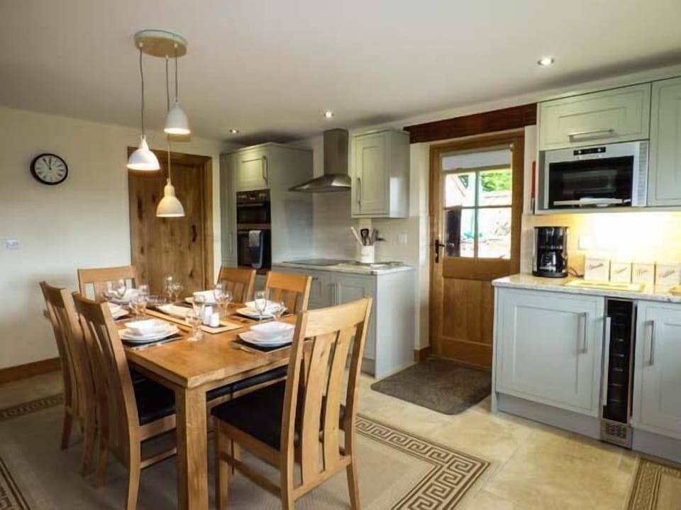 Cottage | Interior