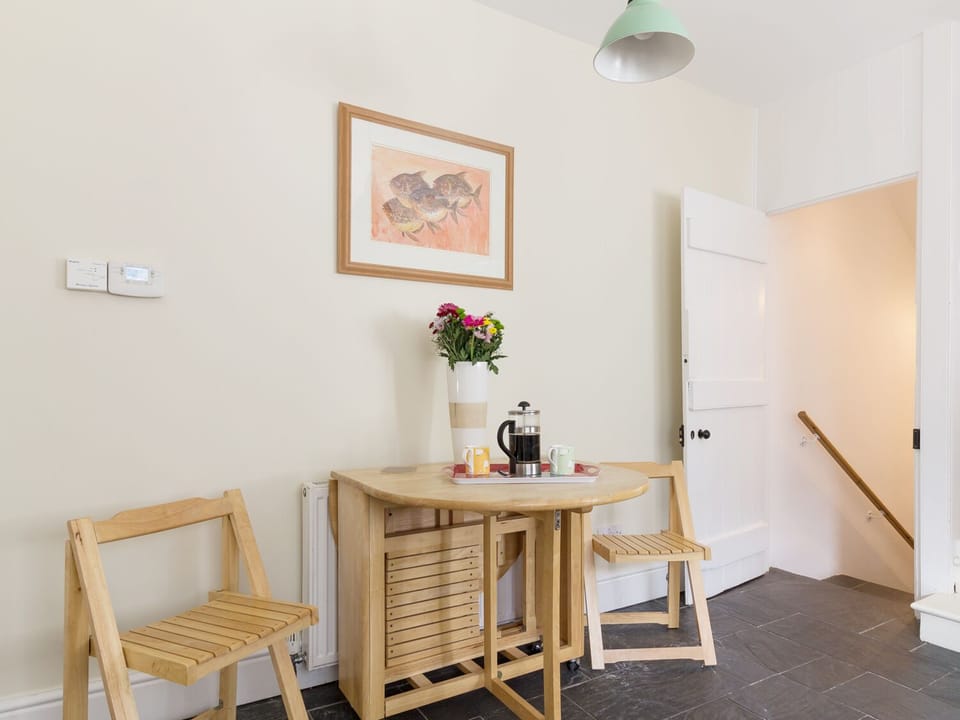 Cottage | Dining