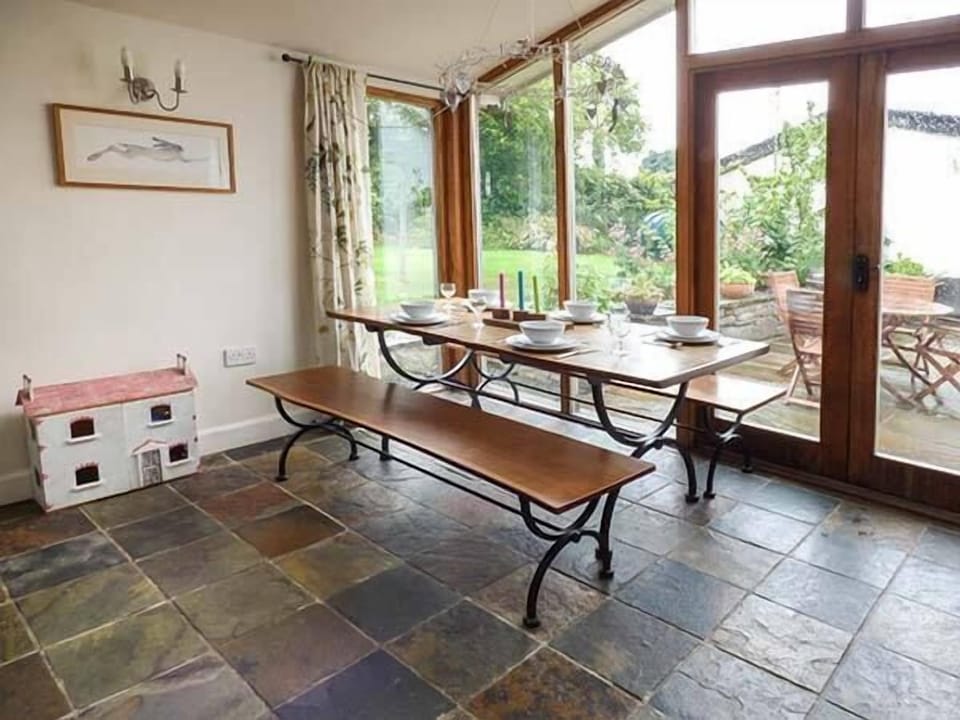 Cottage | Private kitchen | Fridge, microwave, stovetop, dishwasher