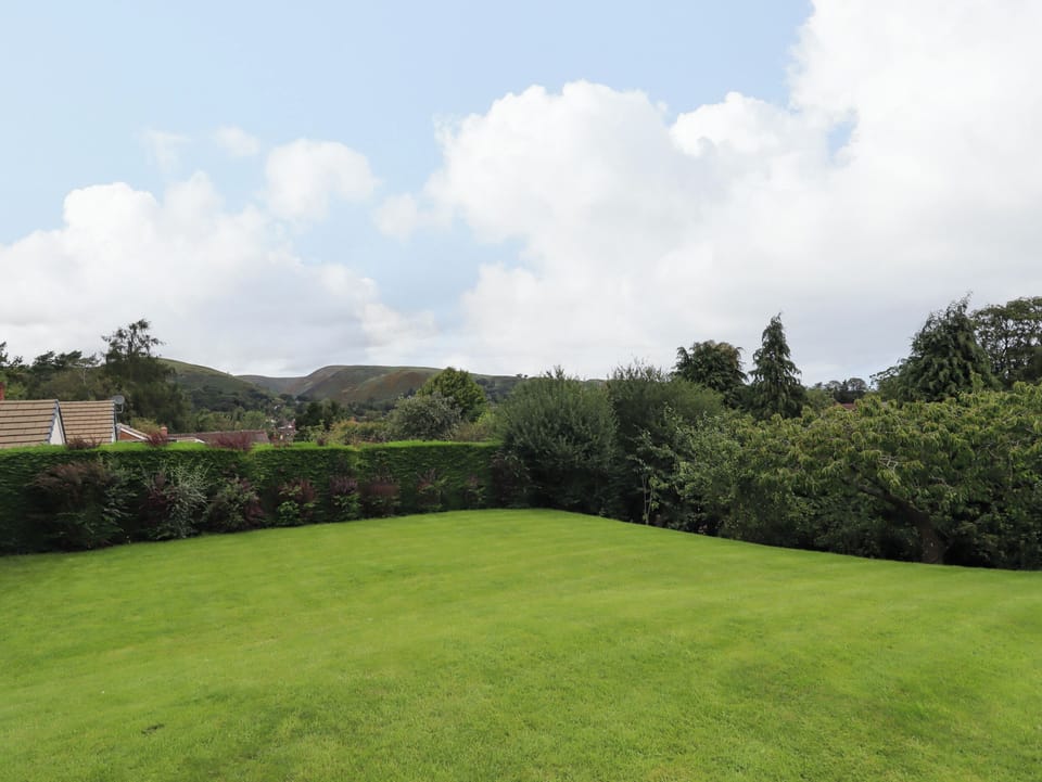 Cottage | Property grounds
